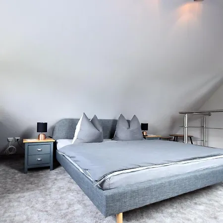 Spacious Holiday With Private Terrace